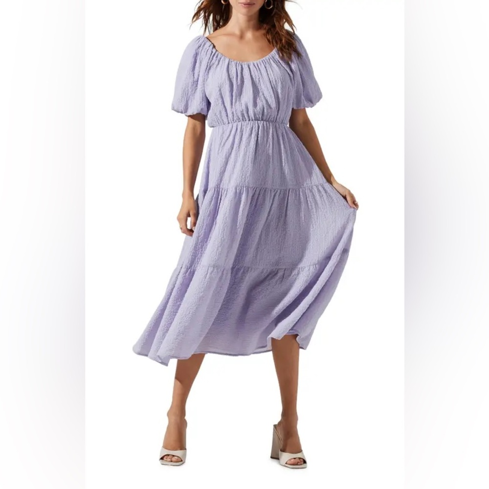 Tiered Short Sleeve Dress by ASTR The Label, Size Medium